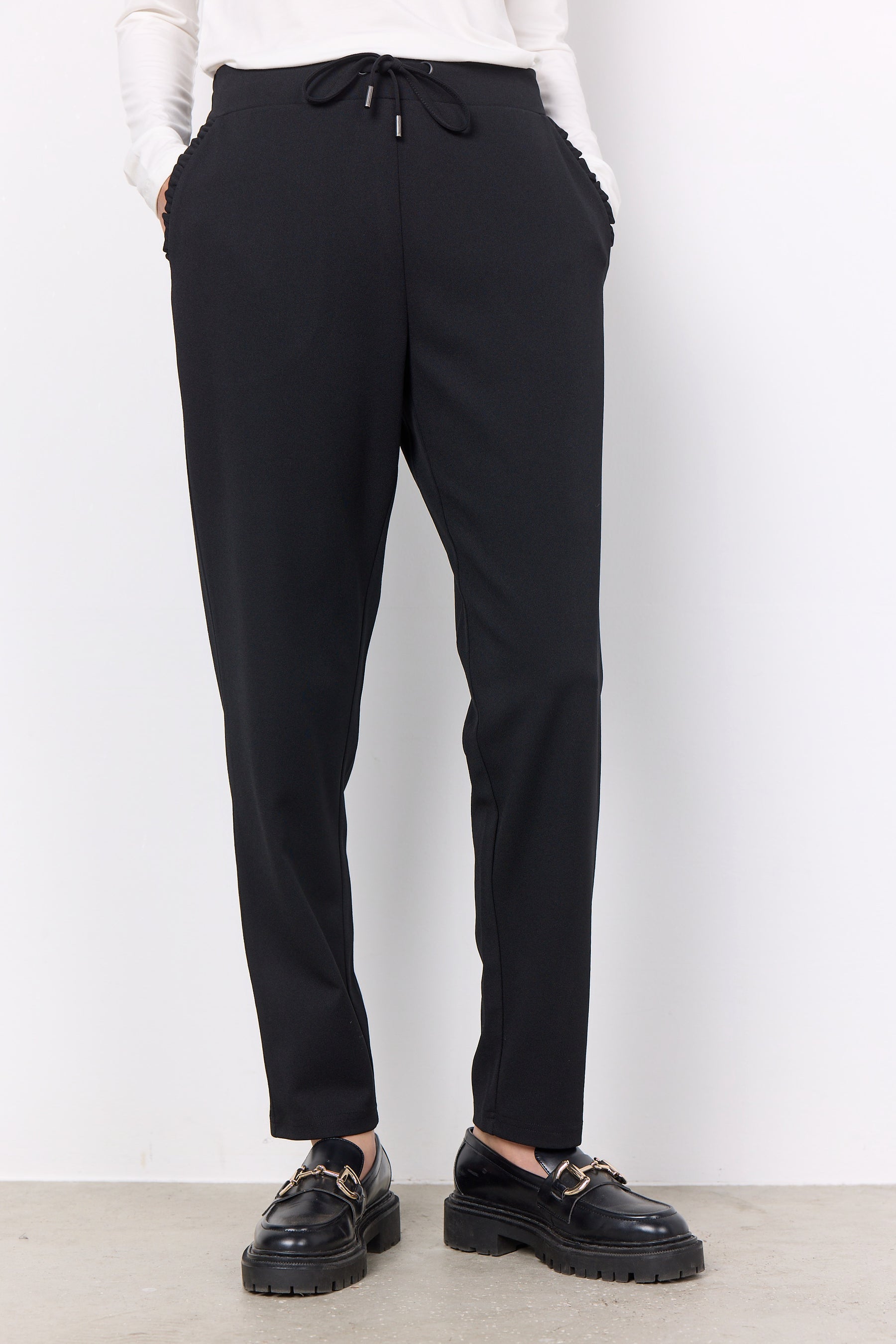 Siham 1 Black