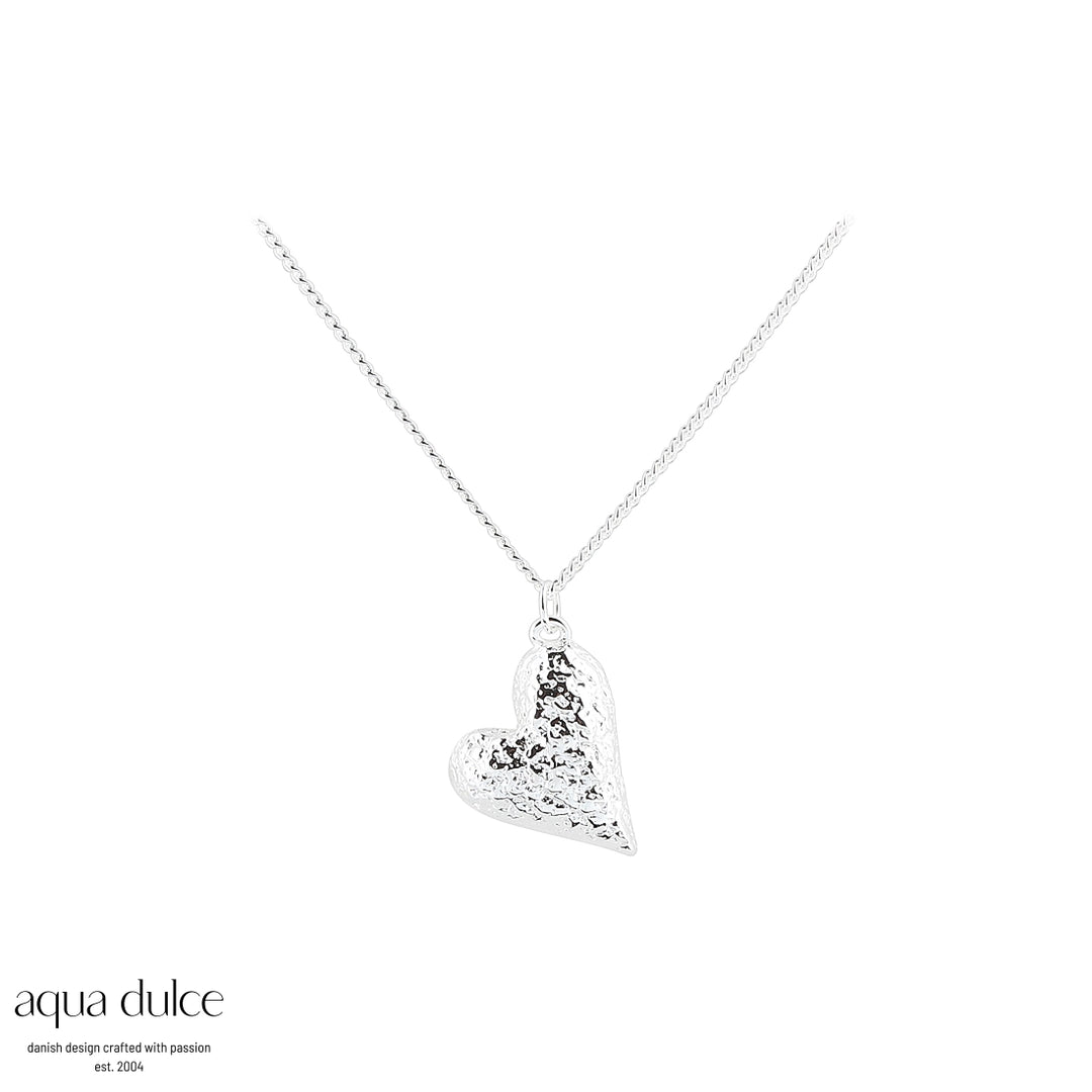 Love me necklace