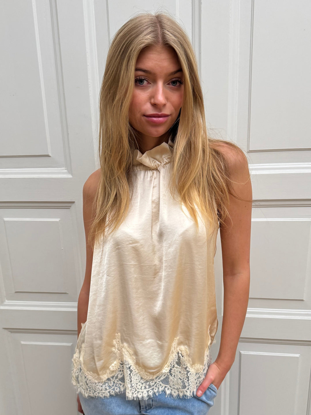Liva satin with Lace