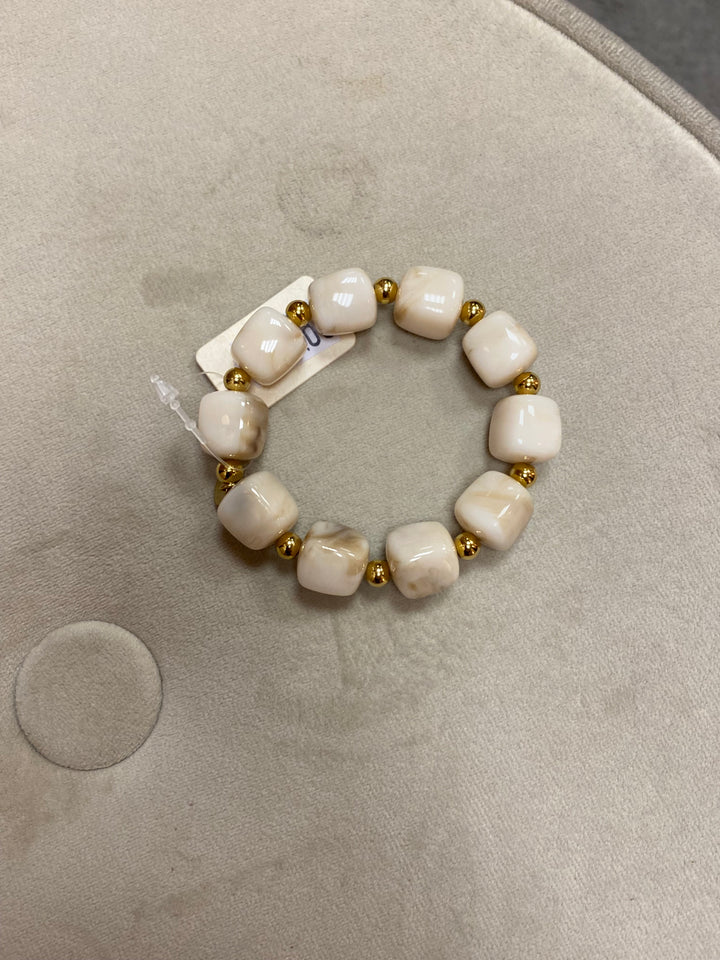 Armbond ymiskir litir