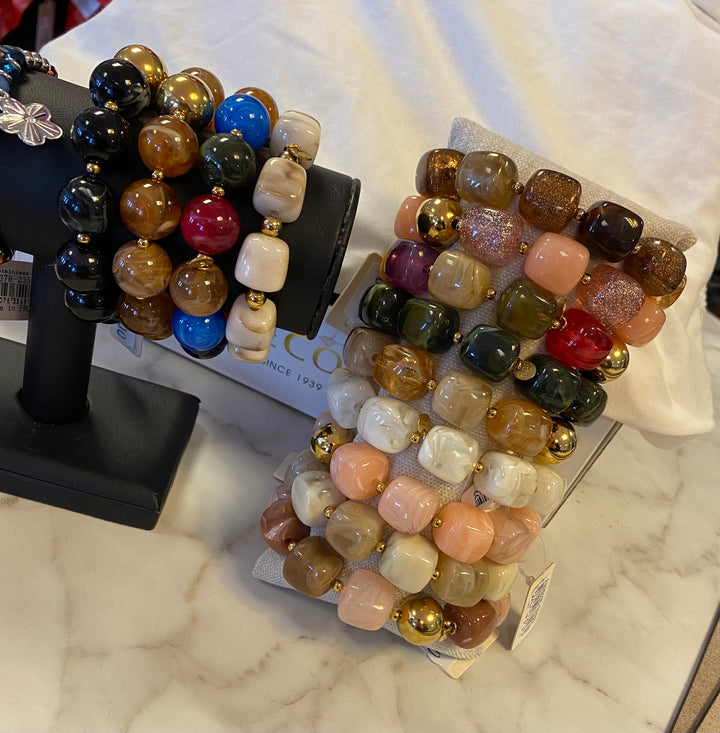 Armbond ymiskir litir