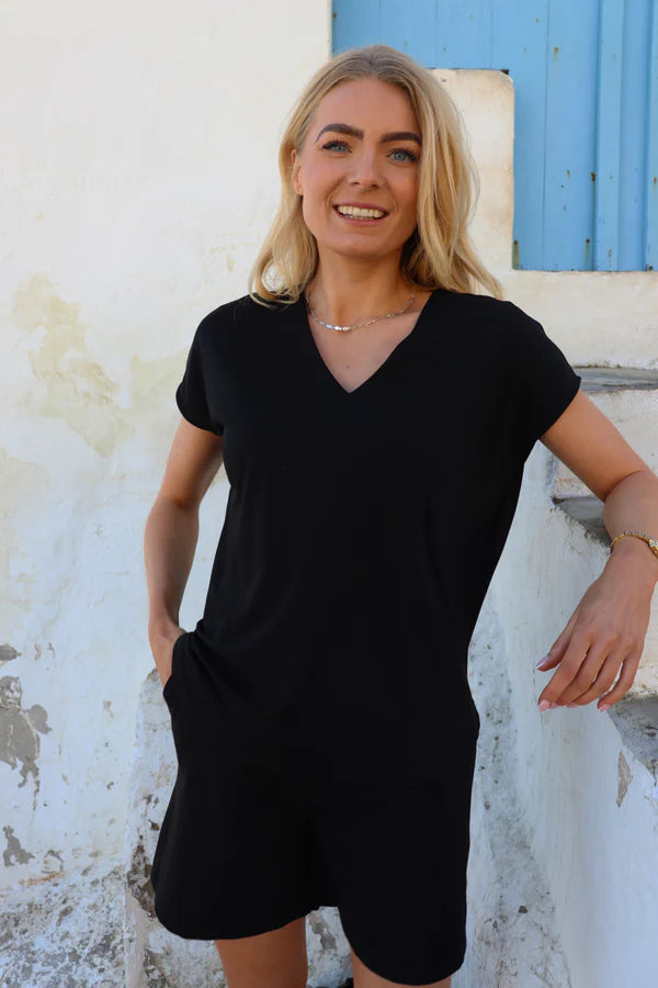Nuni vneck tshirt