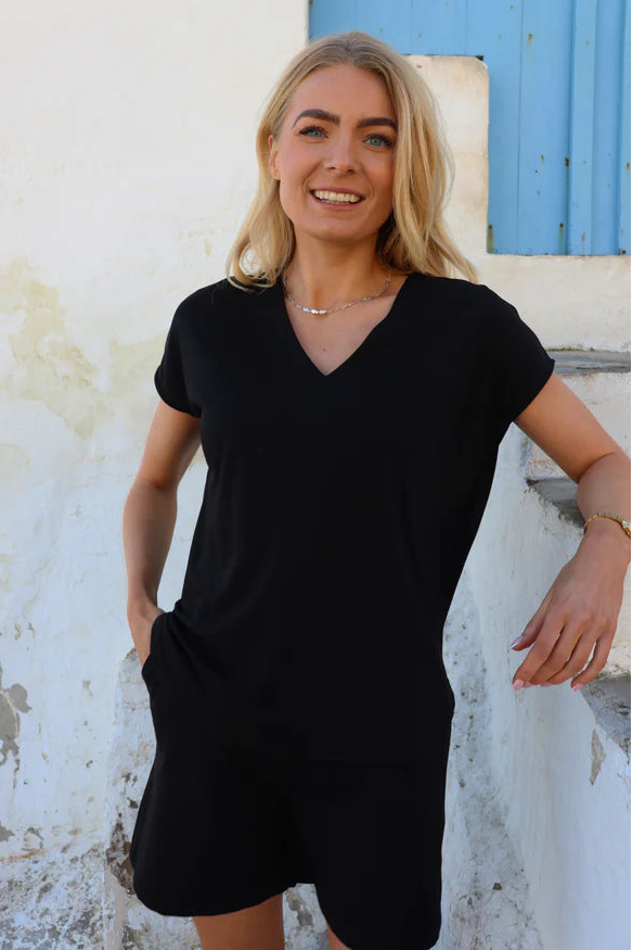 Nuni vneck tshirt