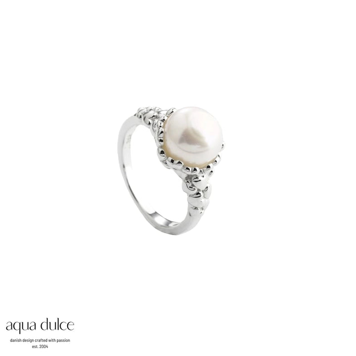 Karla pearl ring