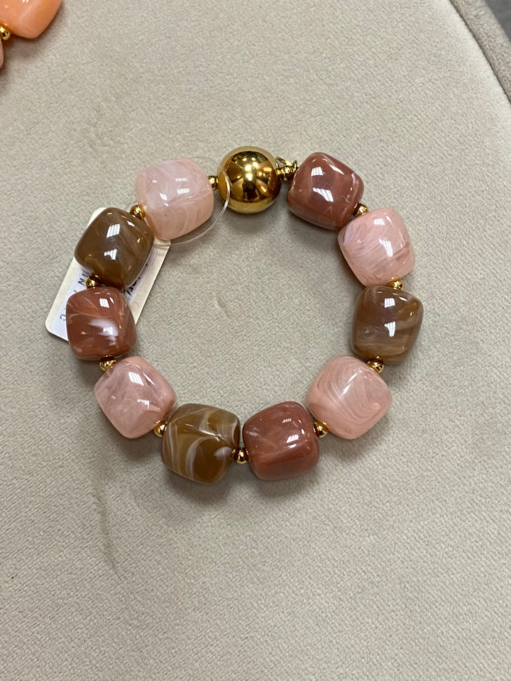 Armbond ymiskir litir