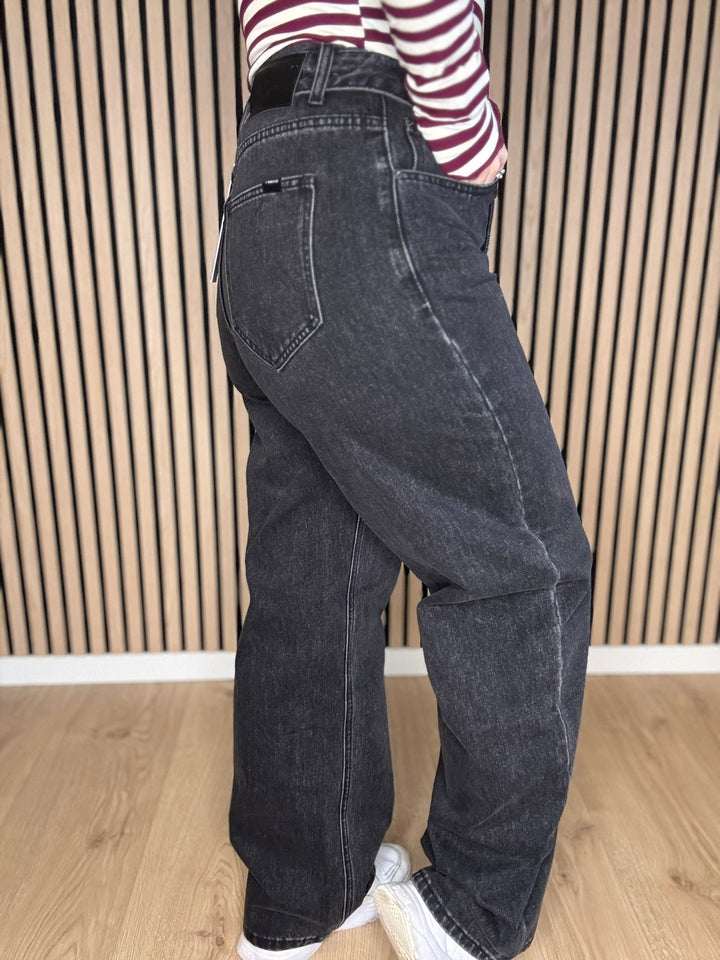 Barrel Flip Waist Jeans