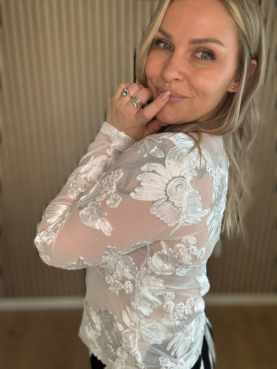 flow blouse