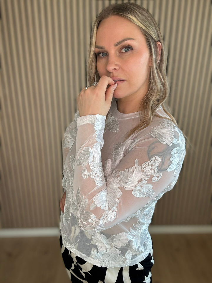 flow blouse