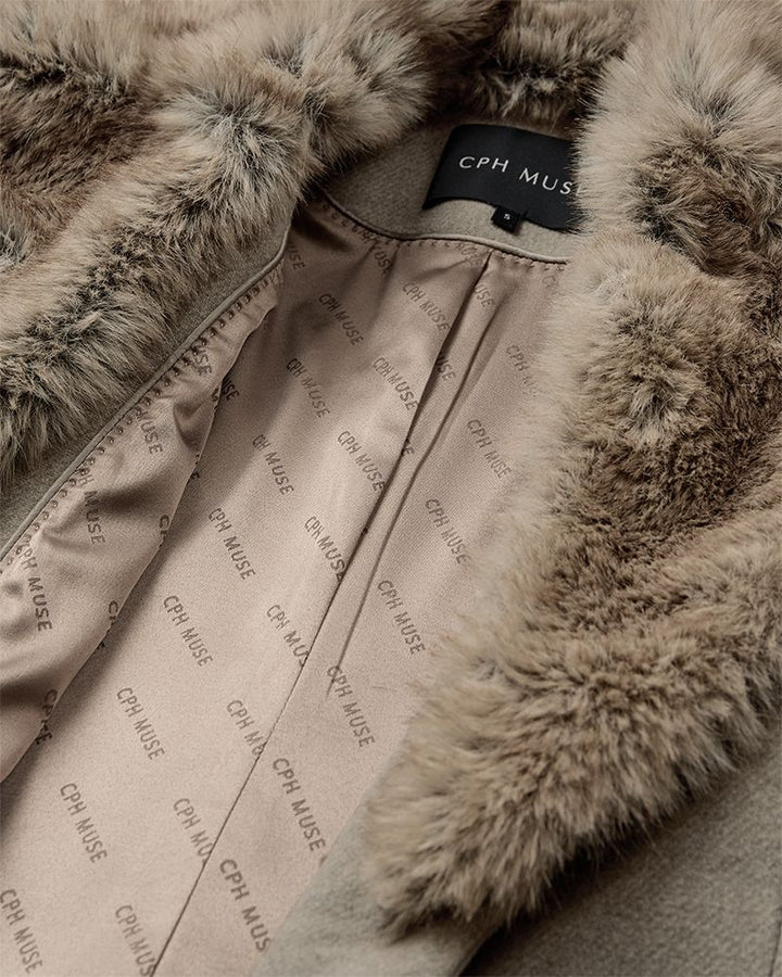 Abigail coat