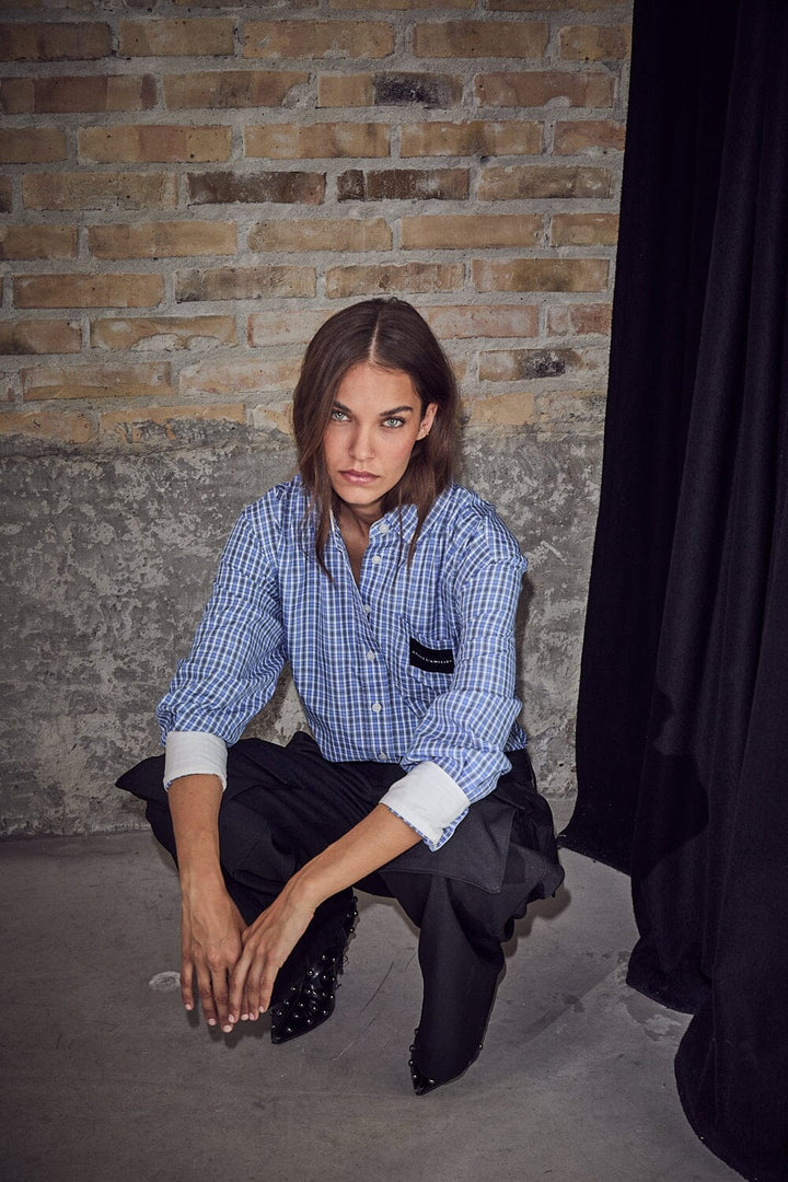 Contrast color checj shirt