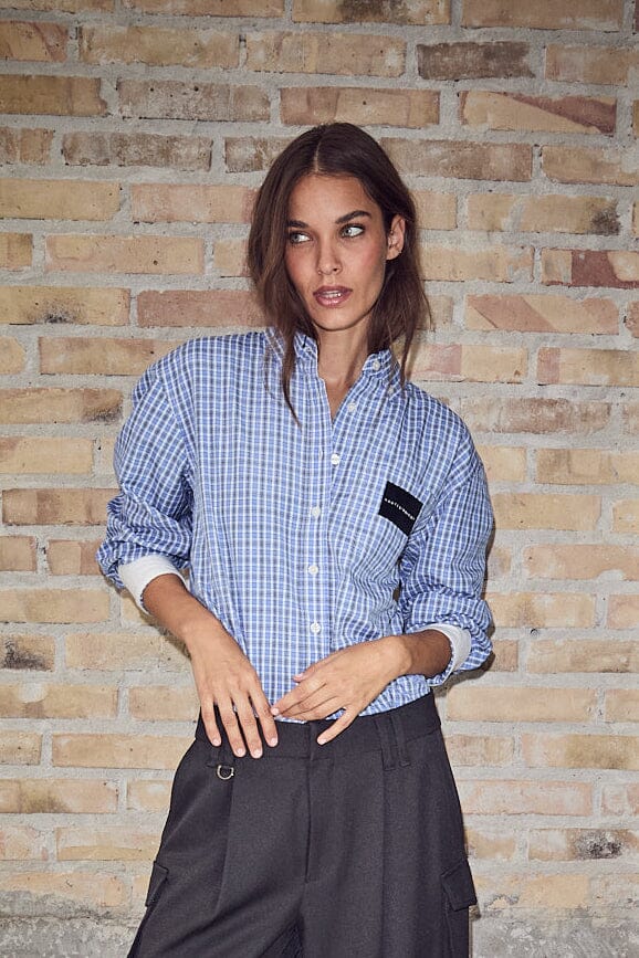 Contrast color checj shirt