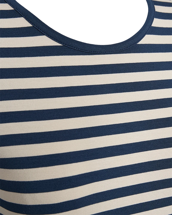Liana tee